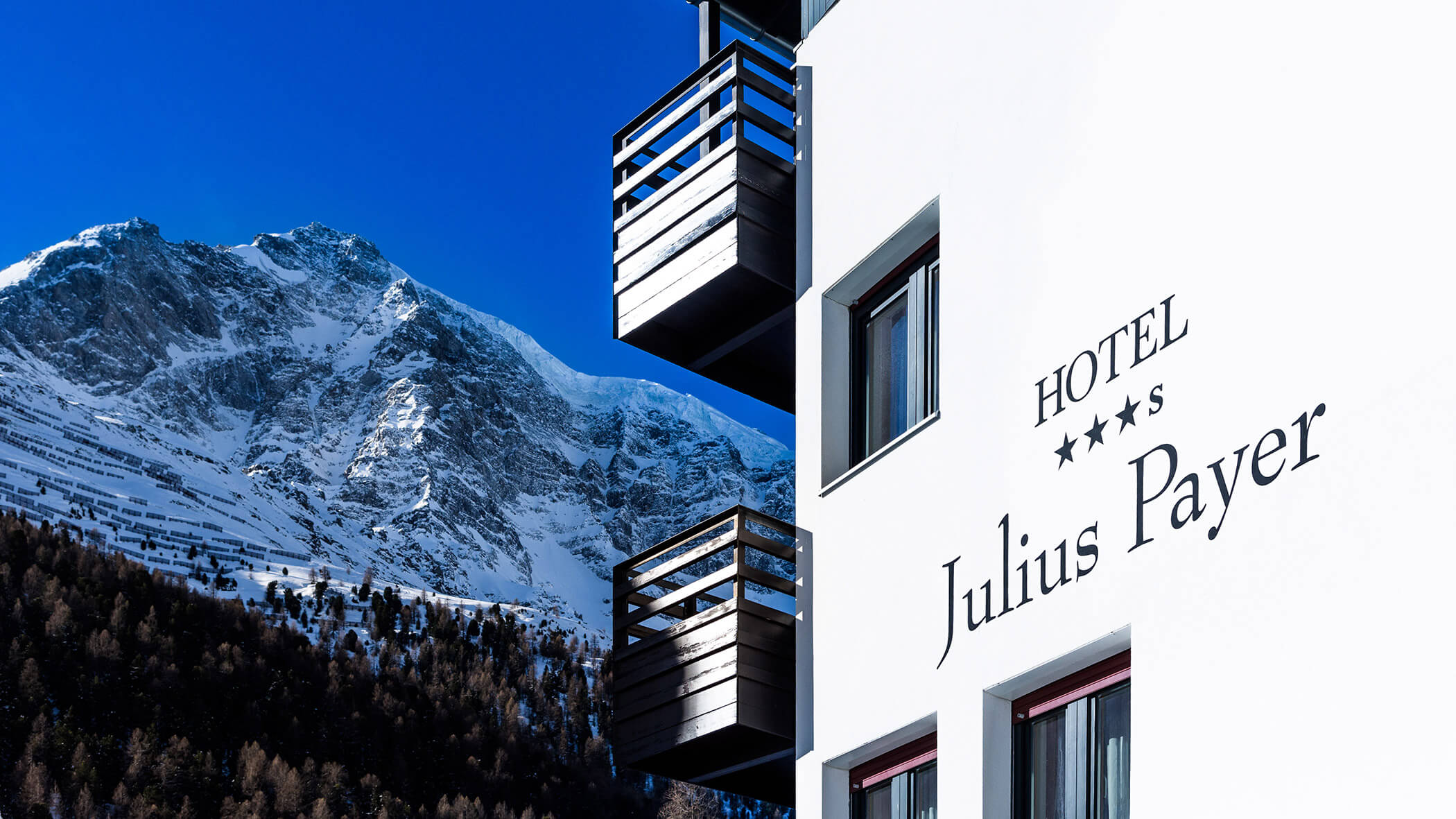 Winter mit Blick auf die Bergwelt